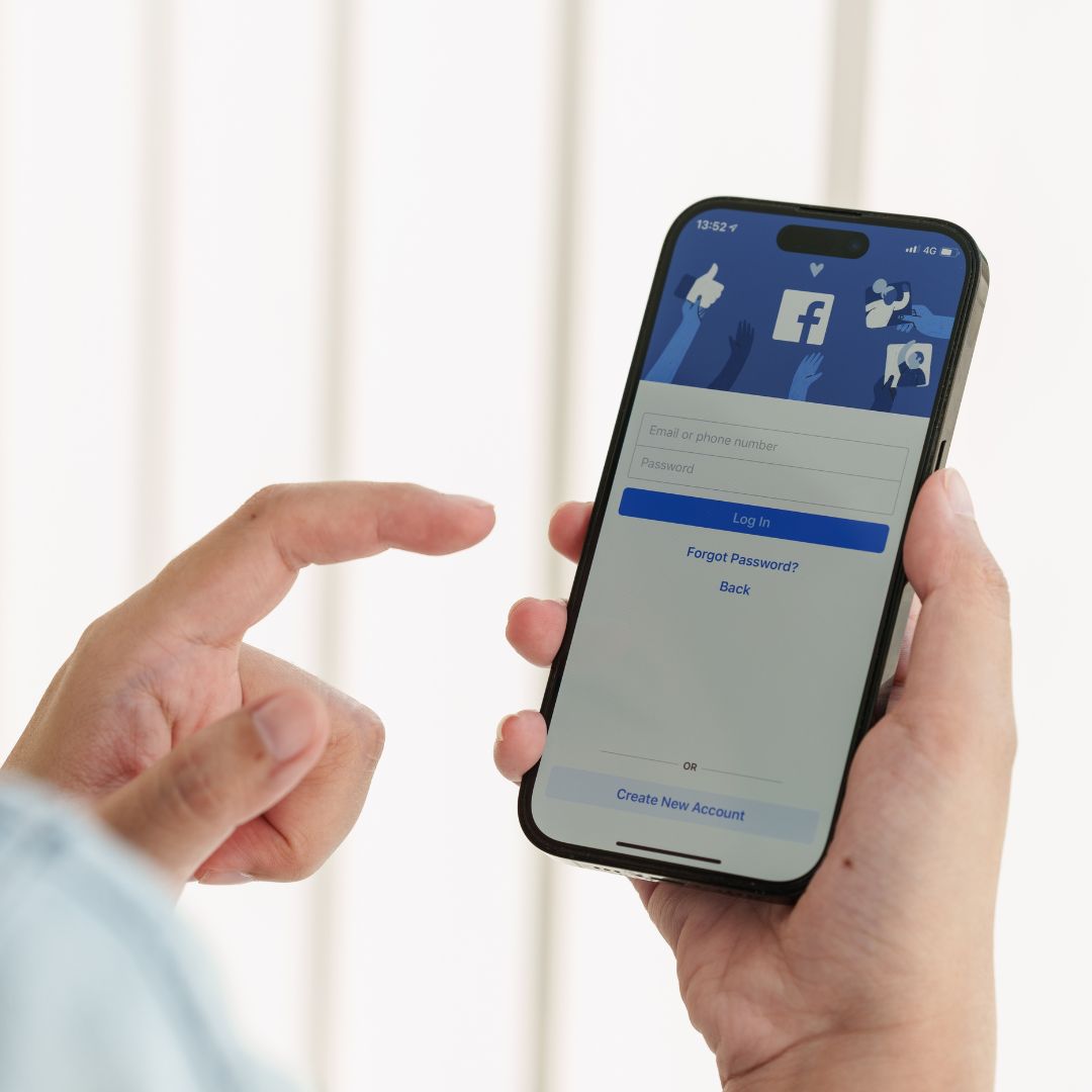 Facebook report: quali sono i fattori che influenzano gli acquisti online
